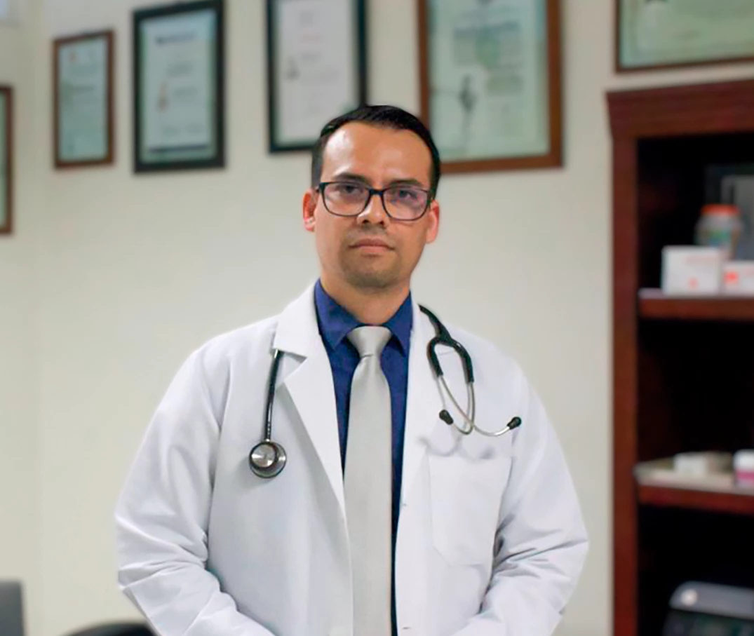 Foto del Dr. Ismael Almaraz Ortiz